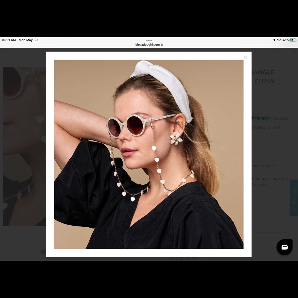 Lele Sadoughi MOP Heart Dangle Sunglass and Face MaskChain
